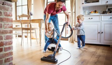 Haus-Familie-Wohnen-Serie-14-4 Parkett reinigen